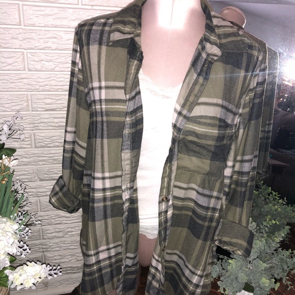 American Eagle Outfitters Tops - American eagle flannel